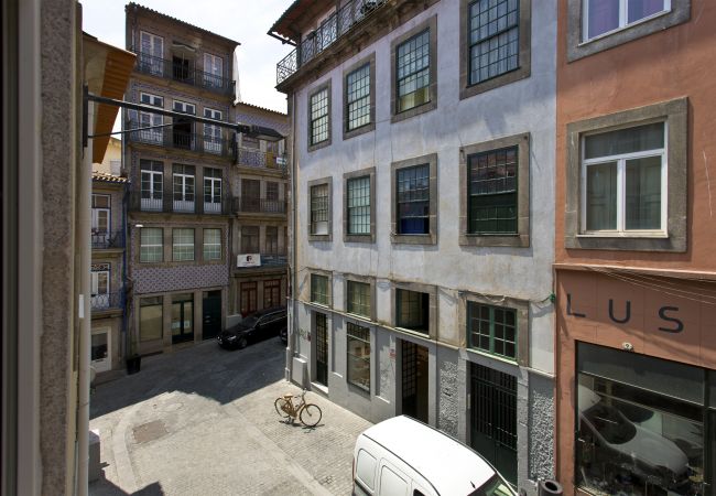 Apartamento en Oporto - Luminoso Apartamento com Quarto Duplo e Duas Camas Individuais na Sala Apartamento en Oporto - Luminoso Apartamento com Quarto Duplo e Duas Camas Individuais na Sala