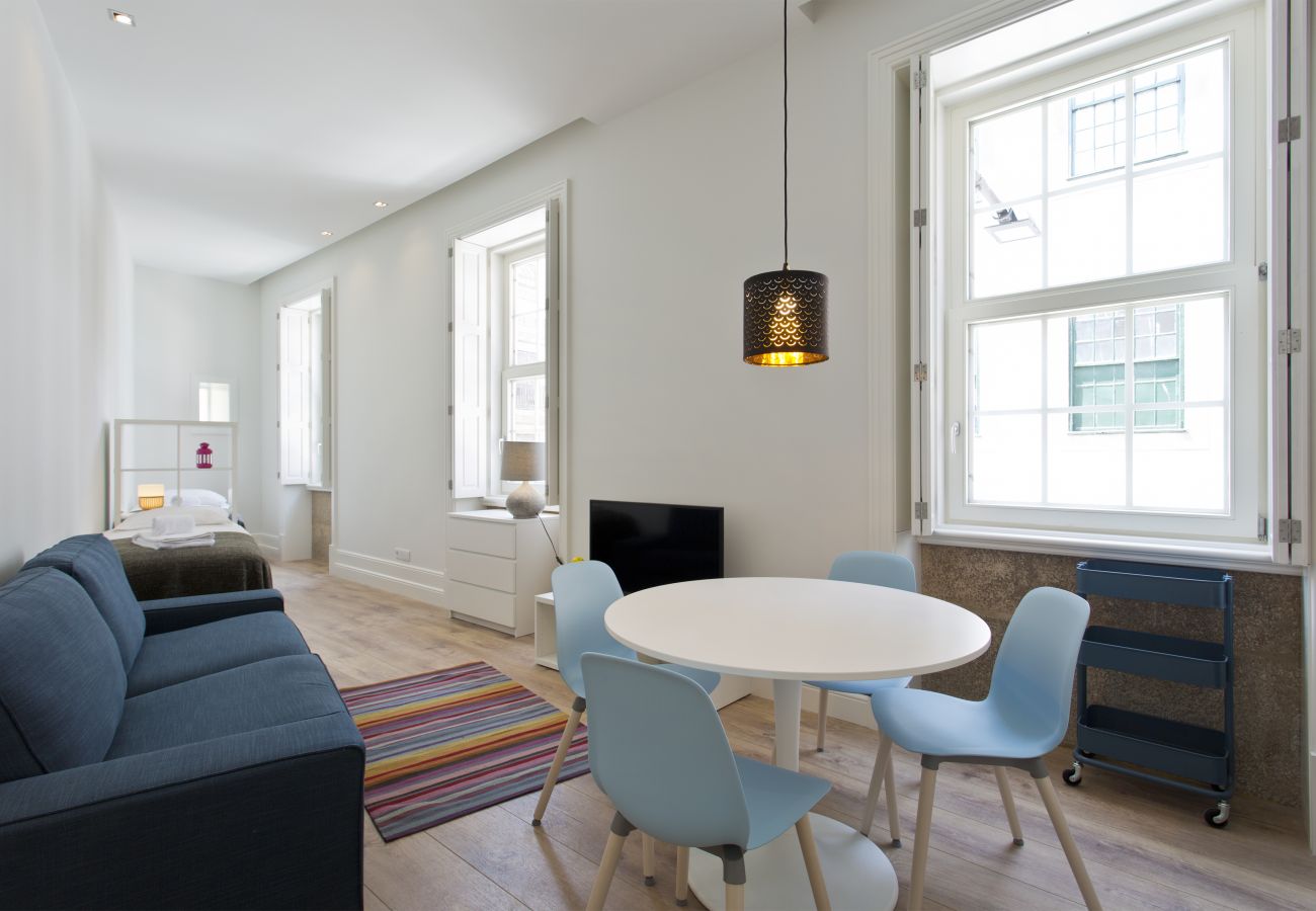 Apartamento en Oporto - Luminoso Apartamento com Quarto Duplo e Duas Camas Individuais na Sala Apartamento en Oporto - Luminoso Apartamento com Quarto Duplo e Duas Camas Individuais na Sala