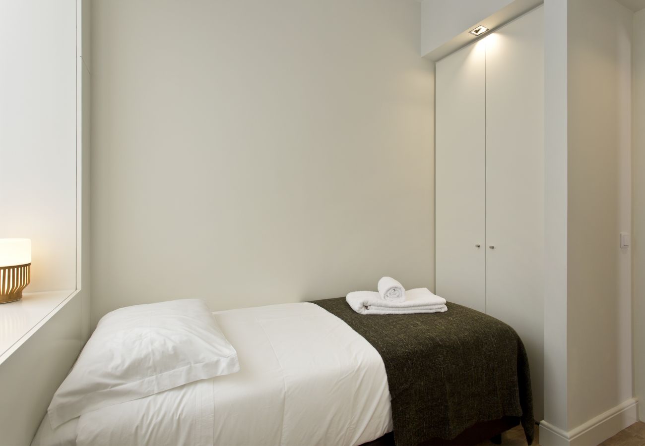 Apartamento en Oporto - Apartamento Espaçoso com 1 Suite 1 Quarto e 1 Zona de dormir na Sala Apartamento en Oporto - Apartamento Espaçoso com 1 Suite 1 Quarto e 1 Zona de dormir na Sala