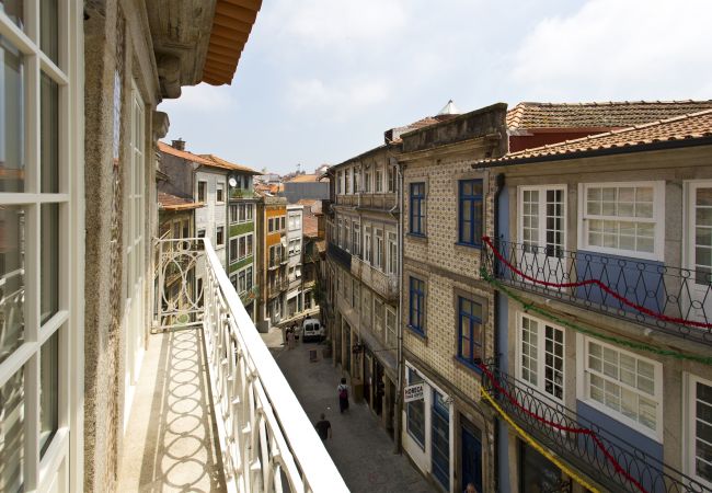 Studio à Porto - Estúdios Amplos e Confortáveis junto à Igreja dos Clérigos  Studio à Porto - Estúdios Amplos e Confortáveis junto à Igreja dos Clérigos