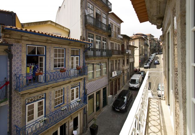 Studio à Porto - Estúdios Amplos e Confortáveis junto à Igreja dos Clérigos  Studio à Porto - Estúdios Amplos e Confortáveis junto à Igreja dos Clérigos