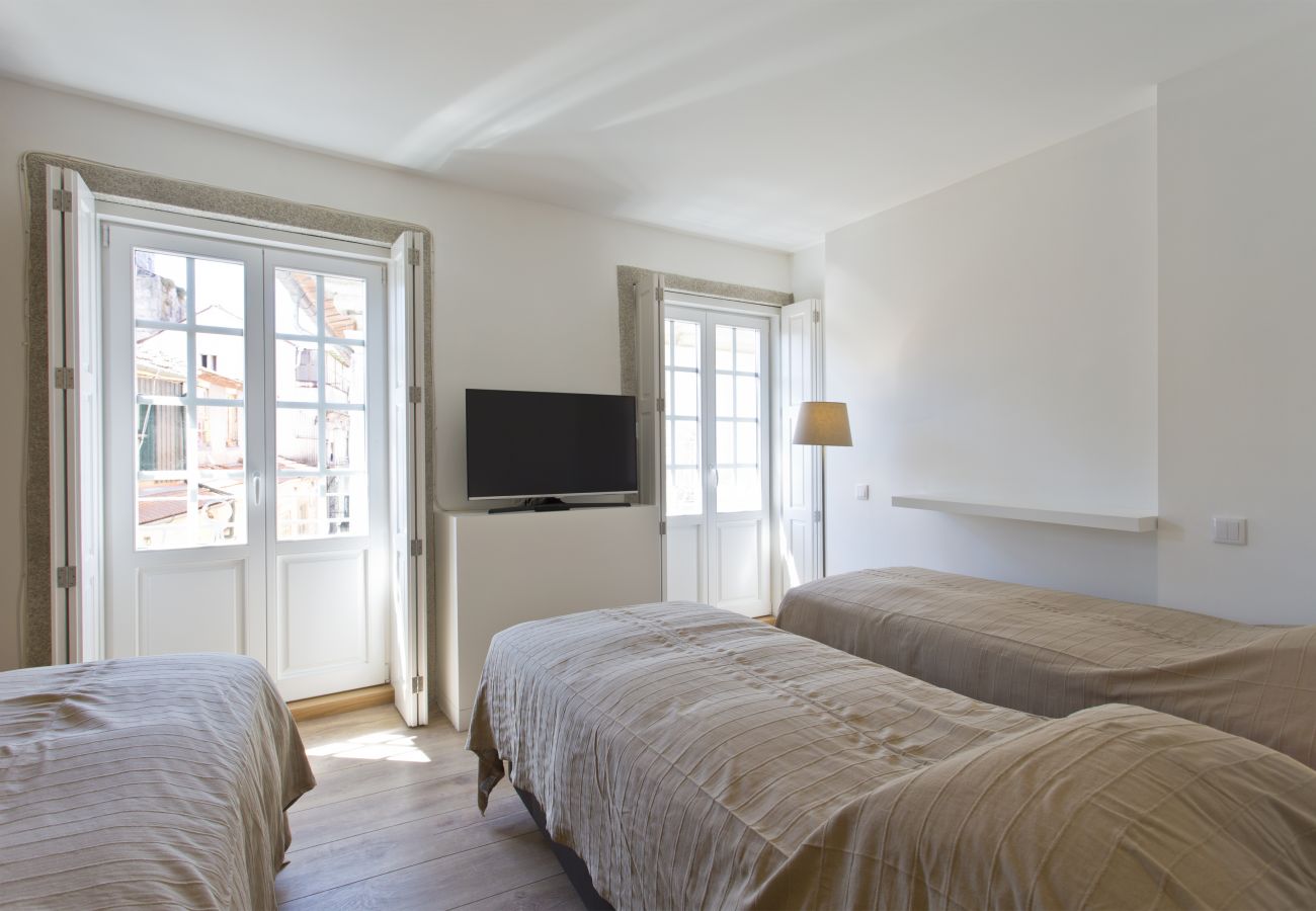 Appartement à Porto - Apartamento Duplex com 1 Quarto de 3 Camas Individuais junto aos Clérigos