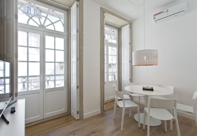 Appartement à Porto - Apartamento Charmoso com Quarto Duplo e Quarto Individual em Águas Furtadas  Appartement à Porto - Apartamento Charmoso com Quarto Duplo e Quarto Individual em Águas Furtadas
