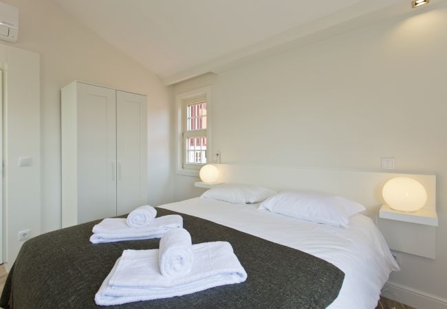 Appartement à Porto - Charmoso Apartamento com 1 Suíte 1 Quarto Twin e Sofá-Cama Duplo na Sala  Appartement à Porto - Charmoso Apartamento com 1 Suíte 1 Quarto Twin e Sofá-Cama Duplo na Sala