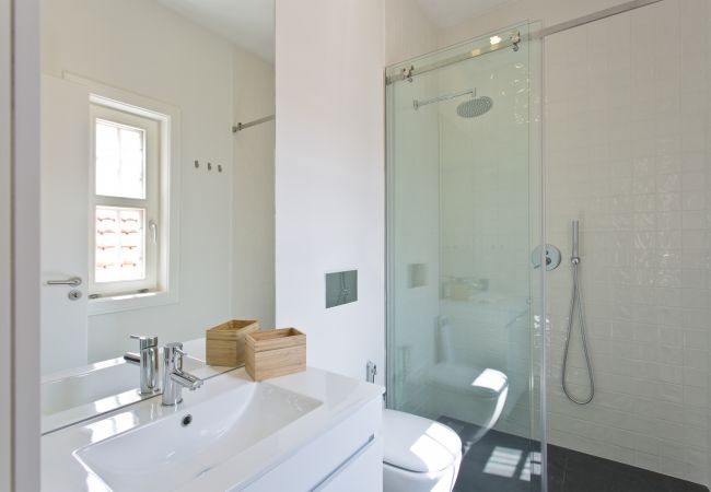 Appartement à Porto - Charmoso Apartamento com 1 Suíte 1 Quarto Twin e Sofá-Cama Duplo na Sala  Appartement à Porto - Charmoso Apartamento com 1 Suíte 1 Quarto Twin e Sofá-Cama Duplo na Sala