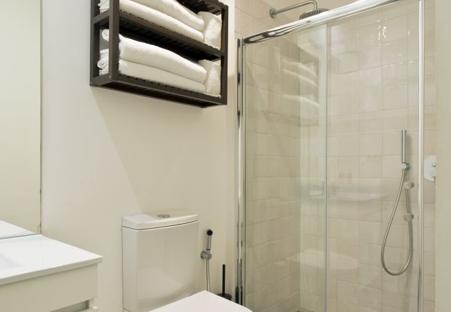 Appartement à Porto - Appartement 2 chambres (6 adultes - 1 lit double/4 lits simples) Appartement à Porto - Appartement 2 chambres (6 adultes - 1 lit double/4 lits simples)