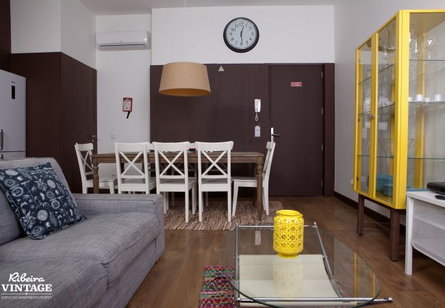 Appartement à Porto - Appartement Duplex (7 Adultes - 1 lit double/5 lits simples) Appartement à Porto - Appartement Duplex (7 Adultes - 1 lit double/5 lits simples)