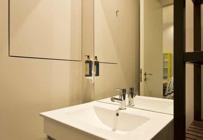 Appartement à Porto - Appartement Duplex (7 Adultes - 1 lit double/5 lits simples) Appartement à Porto - Appartement Duplex (7 Adultes - 1 lit double/5 lits simples)