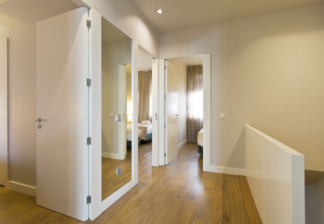 Appartement à Porto - Appartement Duplex (7 Adultes - 1 lit double/5 lits simples) Appartement à Porto - Appartement Duplex (7 Adultes - 1 lit double/5 lits simples)