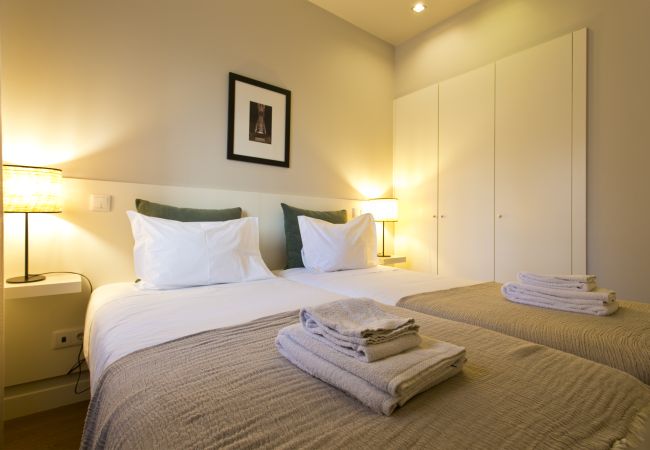 Appartement à Porto - Appartement Duplex (7 Adultes - 1 lit double/5 lits simples) Appartement à Porto - Appartement Duplex (7 Adultes - 1 lit double/5 lits simples)