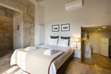 Apartment in Porto - SJN Large Studio with Terrace