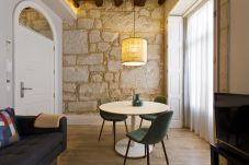 Apartment in Porto - SJN Spacious 1 Bedroom Apartment for 3 People