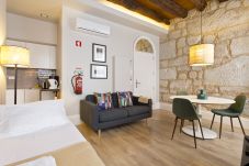 Apartment in Porto - SJN Spacious 1 Bedroom Apartment for 3 People