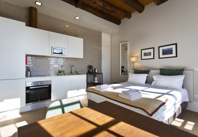 Studio in Porto - SJN Studio with Douro River View Studio in Porto - SJN Studio with Douro River View