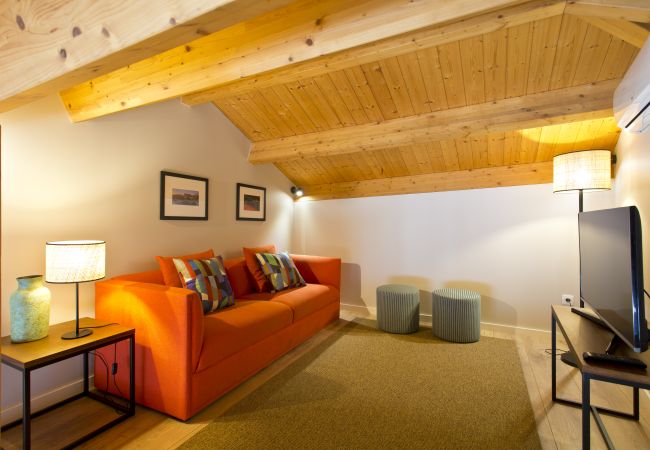 Apartment in Porto - SJN 2 Bedroom Apartment with Mezzanine and Balcony over the Douro Apartment in Porto - SJN 2 Bedroom Apartment with Mezzanine and Balcony over the Douro