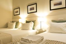 Apartment in Porto - Sousa Viterbo T2 7 PAX