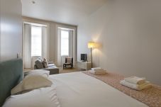 Apartment in Porto - Sousa Viterbo T2 7 PAX