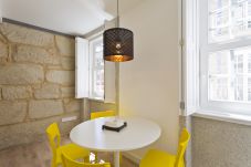 Apartment in Porto - Apartamento Duplex com 1 Quarto de 3 Camas Individuais junto aos Clérigos