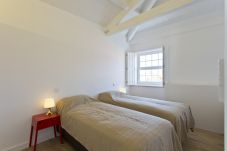 Apartment in Porto - Apartamento Charmoso com Quarto Duplo e Quarto Individual em Águas Furtadas 