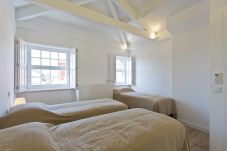 Apartment in Porto - Apartamento Charmoso com Quarto Duplo e Quarto Individual em Águas Furtadas 