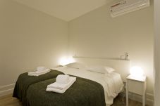 Apartment in Porto - Amplo Apartamento de 2 Quartos com Terraço