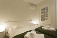 Apartment in Porto - Amplo Apartamento de 2 Quartos com Terraço