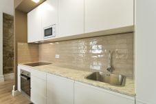 Apartment in Porto - Amplo Apartamento de 2 Quartos com Terraço