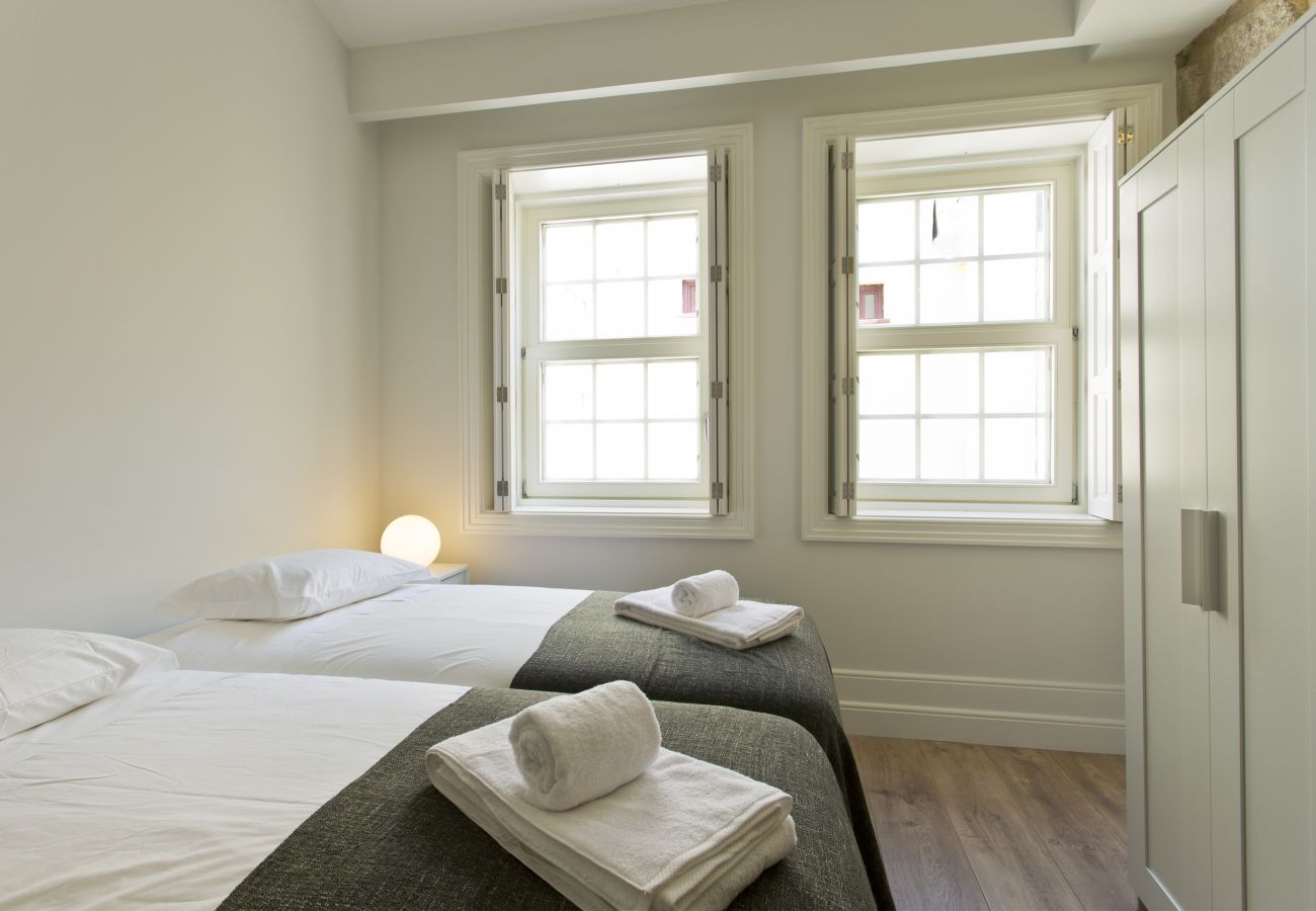 Apartment in Porto - Apartamento Espaçoso com 1 Suite 1 Quarto e 1 Zona de dormir na Sala Apartment in Porto - Apartamento Espaçoso com 1 Suite 1 Quarto e 1 Zona de dormir na Sala