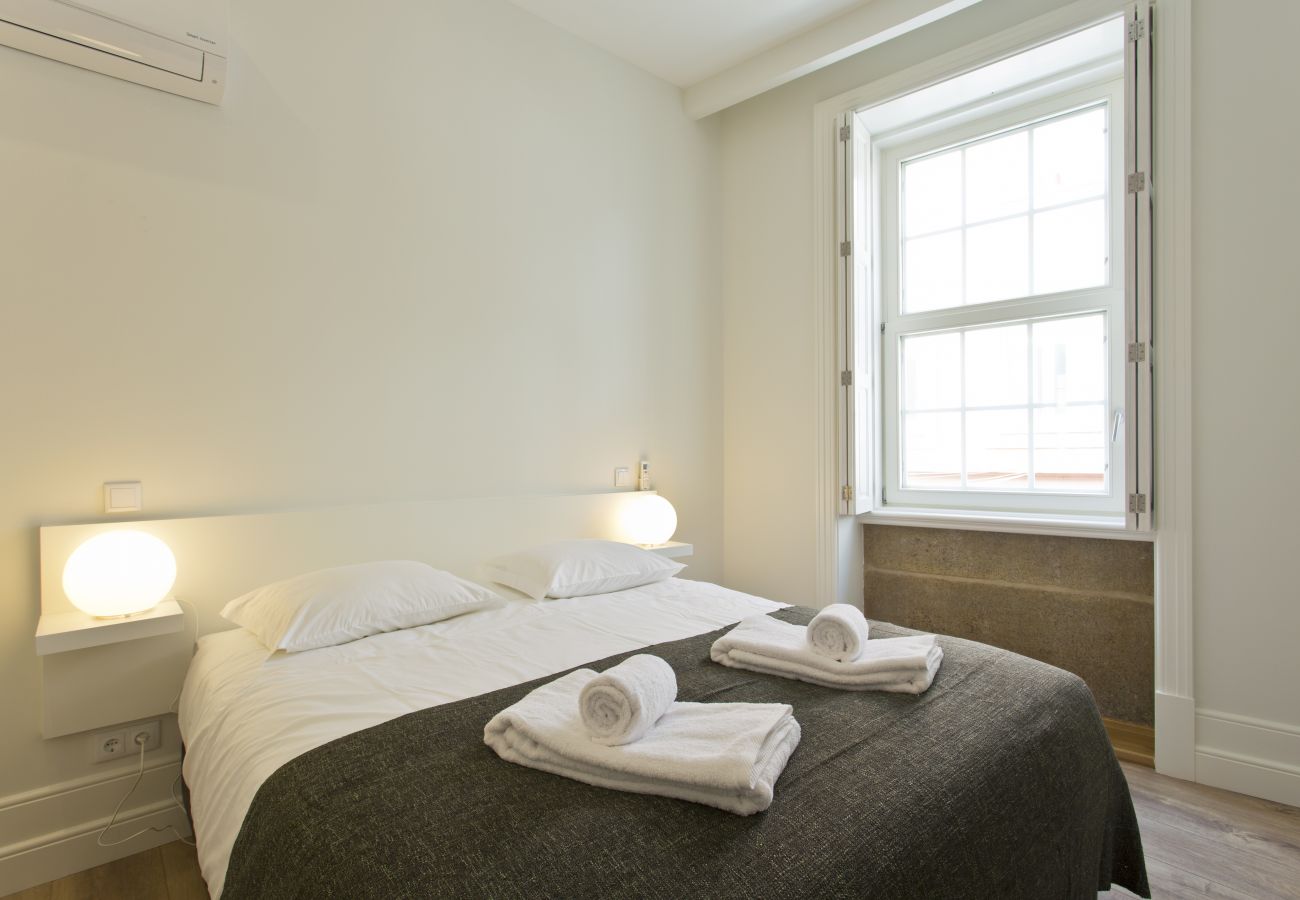 Apartment in Porto - Apartamento Espaçoso com 1 Suite 1 Quarto e 1 Zona de dormir na Sala Apartment in Porto - Apartamento Espaçoso com 1 Suite 1 Quarto e 1 Zona de dormir na Sala