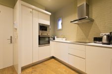 Apartment in Porto - 3 Bedroom Apartment (6 Adults)