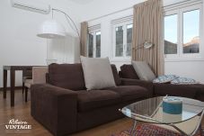 Apartment in Porto - Mezzanine Apartment (4 Adults - 1 double/2 single beds)