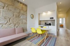 Apartment in Porto - One-Bedroom Apartment with Sofa Bed in Clérigos