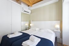 Apartment in Porto - Charming and Spacious Apartment with City View